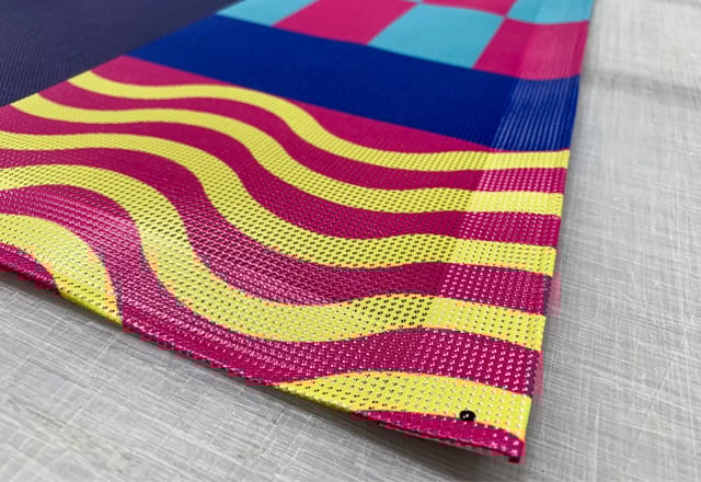 溶接されたバナーと看板 